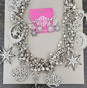 Sassy Jones Set Miss Youniverse